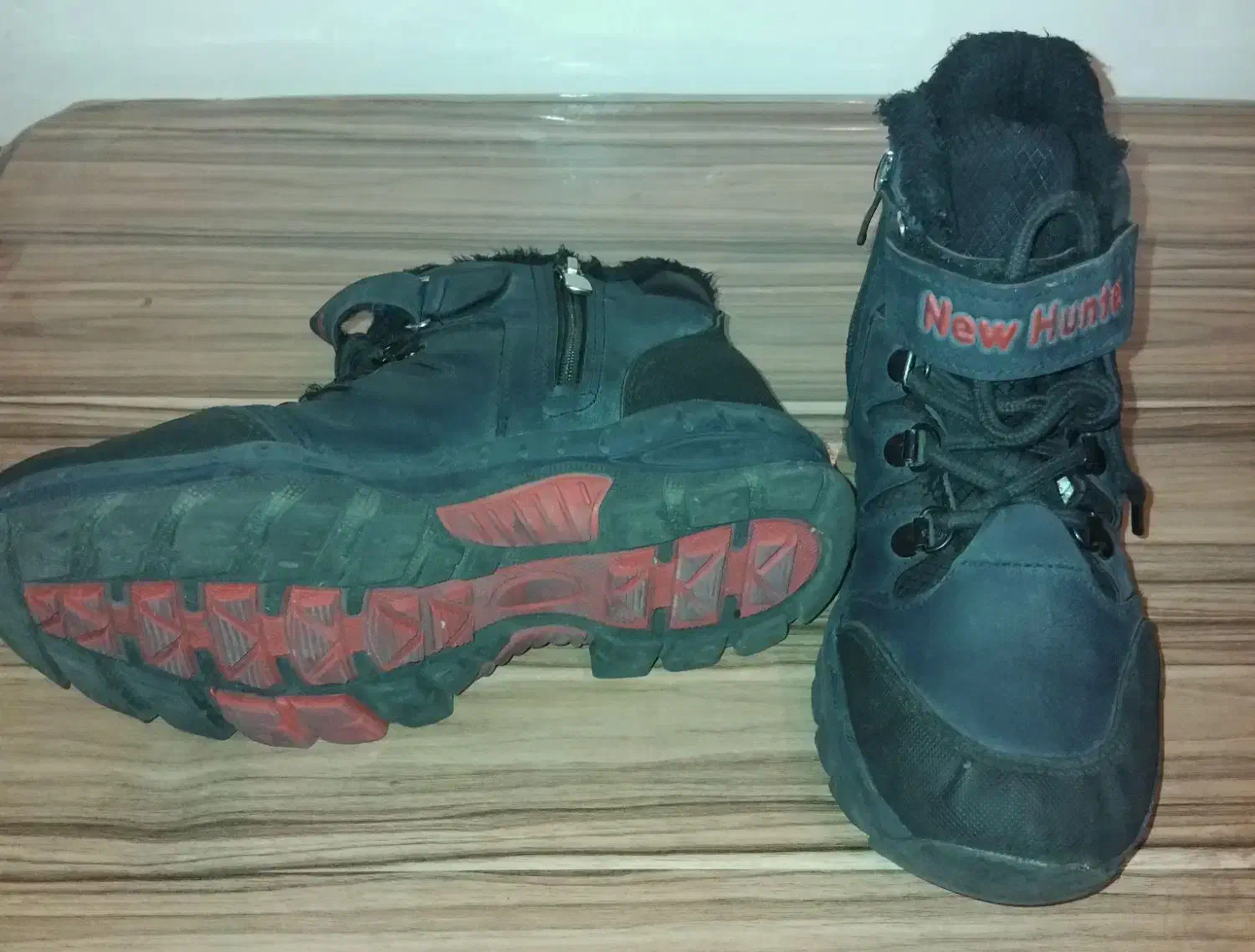 پوتین|کفش و لباس بچه|سلماس, |دیوار