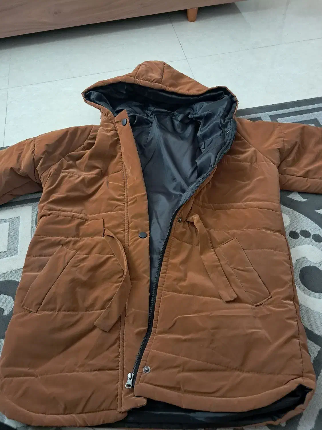 کاپشن جنس مموری|لباس|رشت, حمیدیان|دیوار