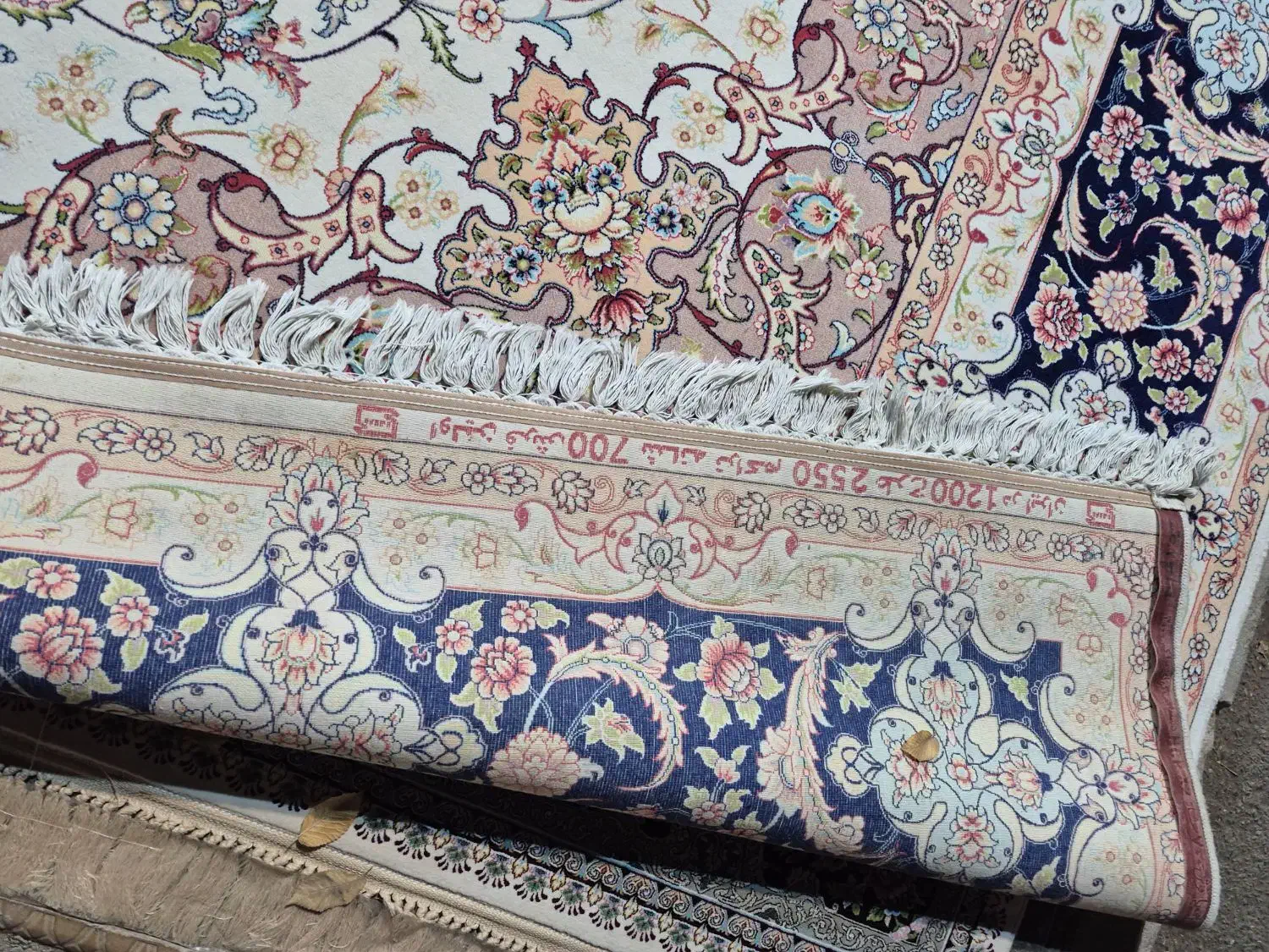 ۲ تخته فرش ۷۰۰ شانه ابریشم|فرش|نیشابور, امام|دیوار