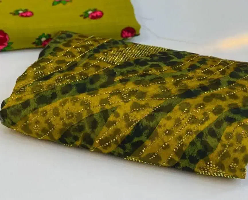 لباس کوردی زنانه نو نو کلا دو ساعت پوشیده شده|لباس|مهاباد (آذربایجان غربی), |دیوار