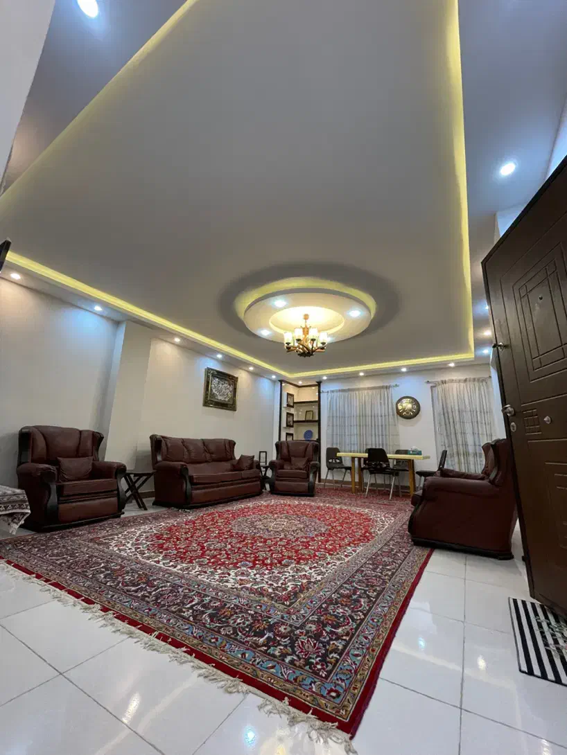 ۱۱۳ متر تک واحد طبقه سوم تاپ لوکیشن/میدان معلم|فروش آپارتمان|لاهیجان, شیشه گران|دیوار