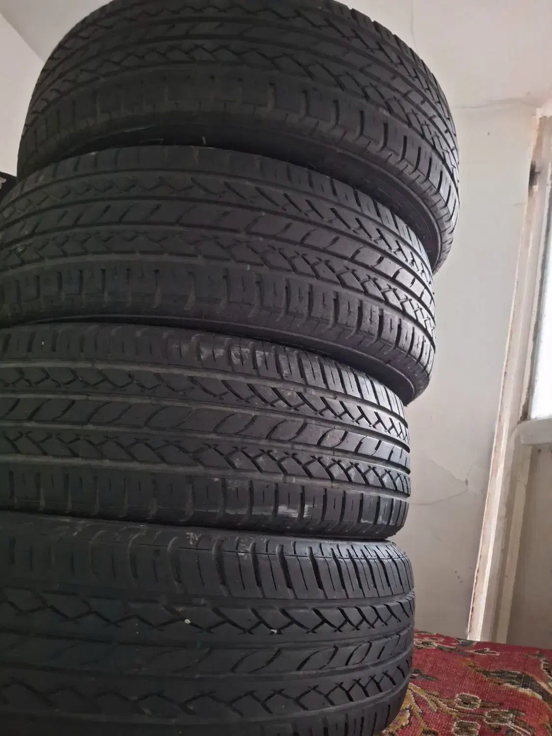 لاستیک بارز|قطعات یدکی و لوازم جانبی|قم, چهل درخت|دیوار