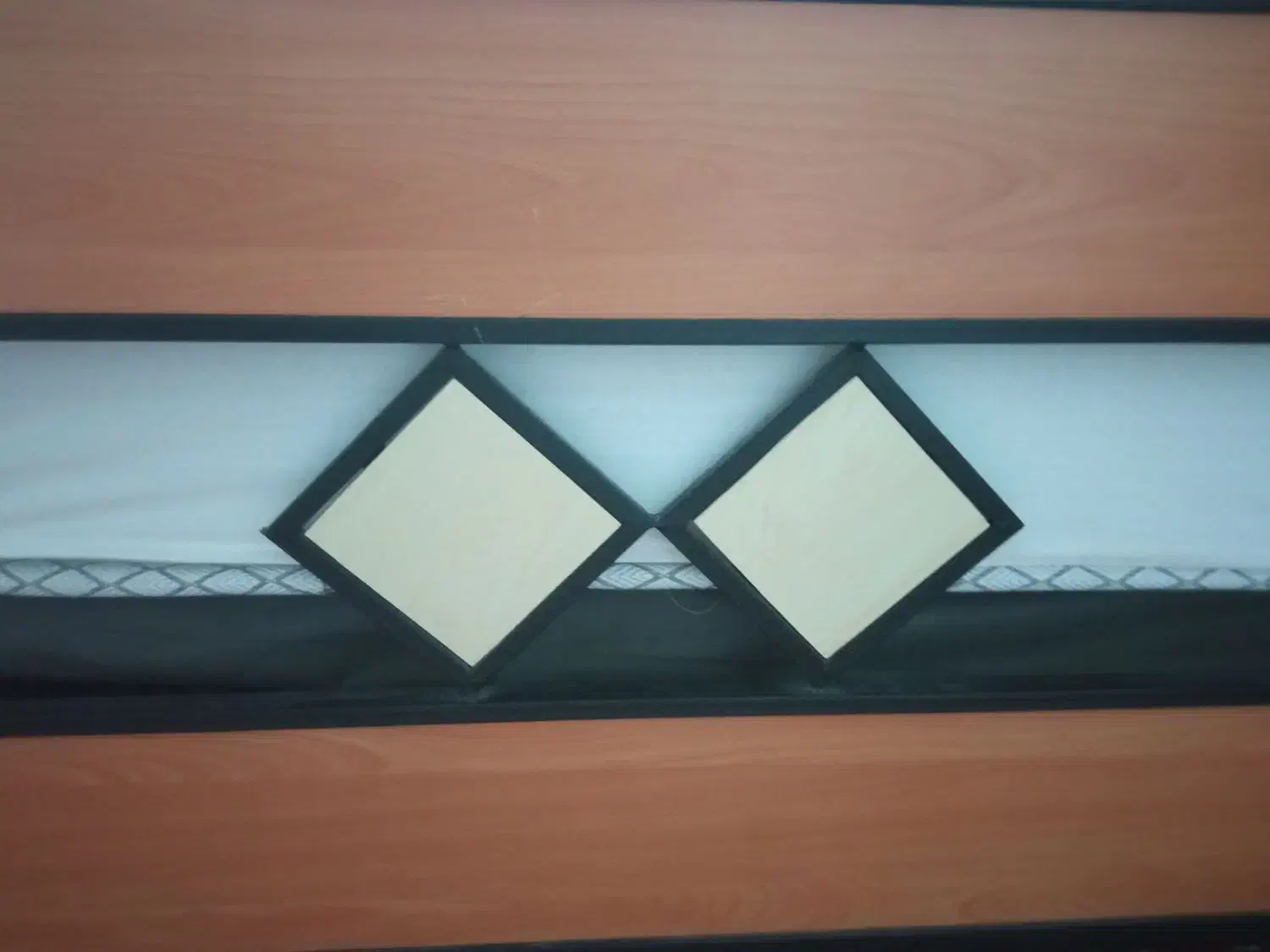 تخت دو نفره فلزی تمیز|تخت و سرویس خواب|قوچان, |دیوار