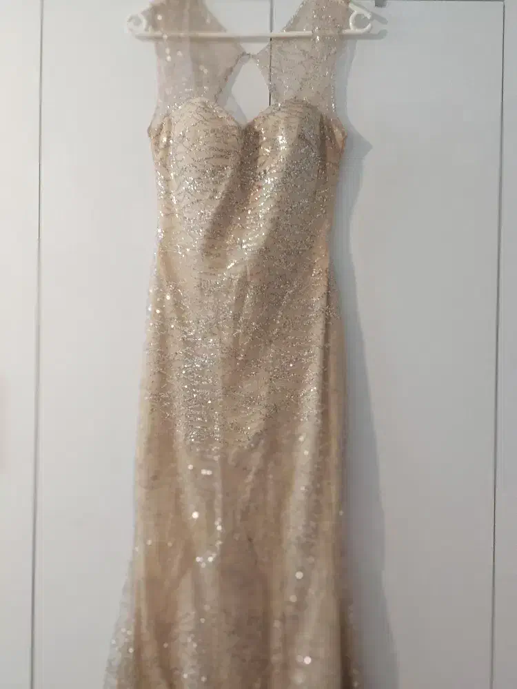 لباس نامزدی و مجلسی|لباس|مشهد, عامل|دیوار