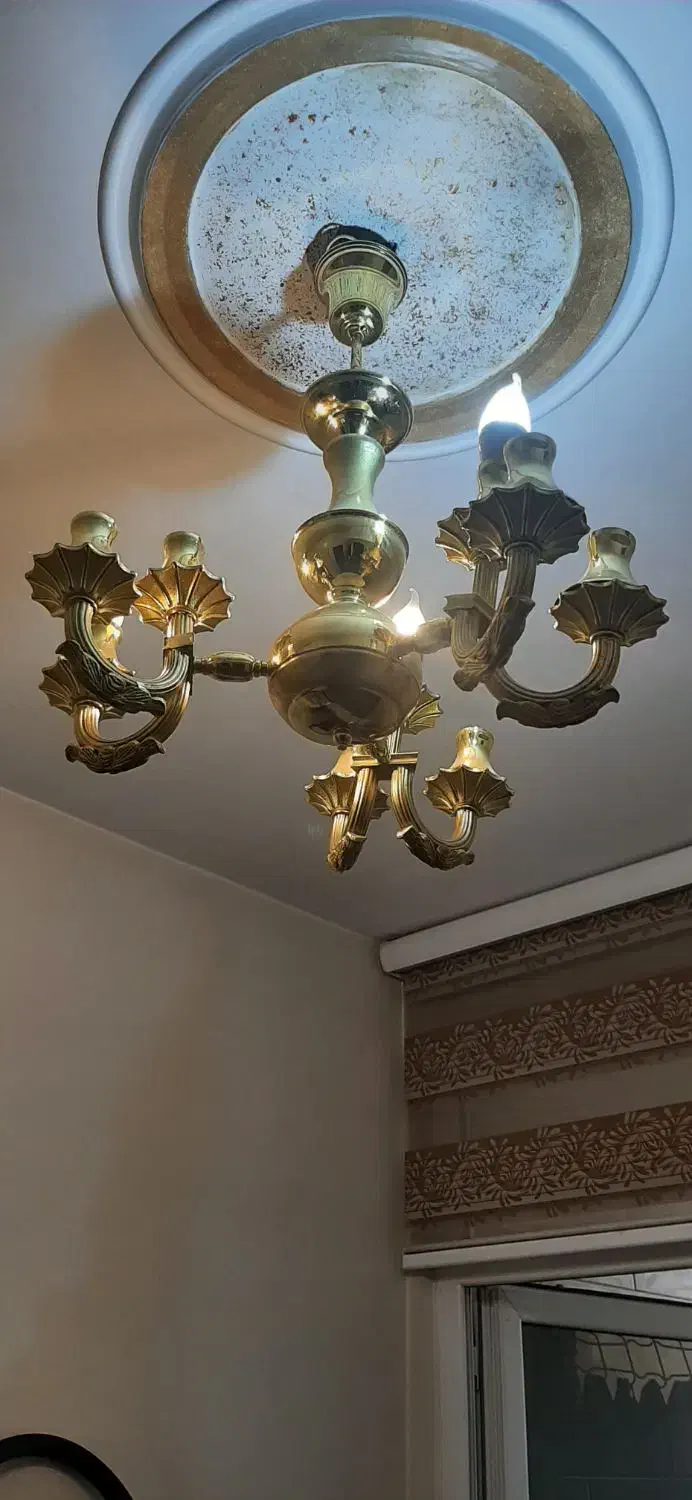 لوستر   سه شاخه  نه تا روشنایی جنس برنج|لوستر و چراغ آویز|تهران, خزانه|دیوار