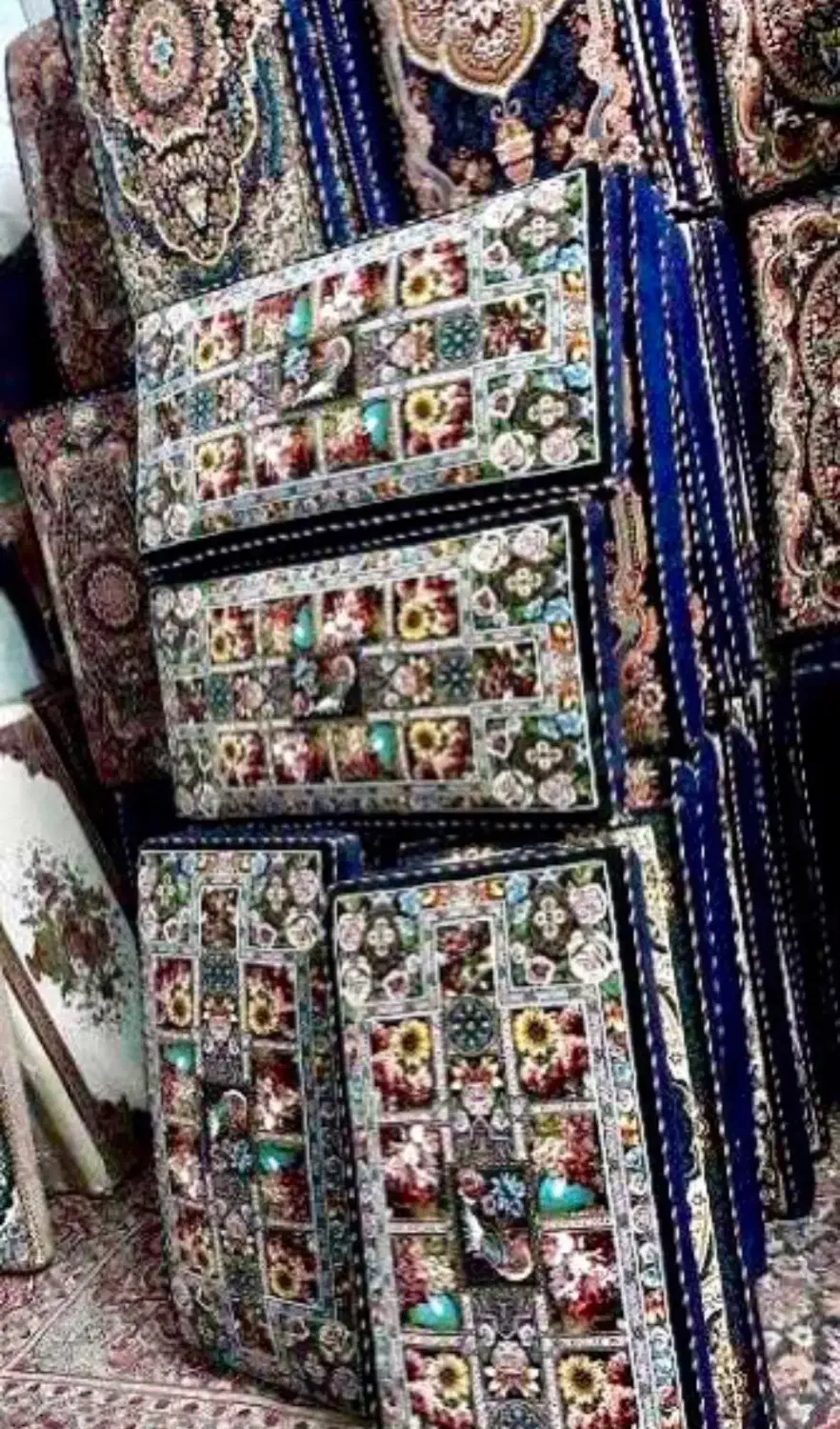 پشتی|پشتی|مشهد, عامل|دیوار