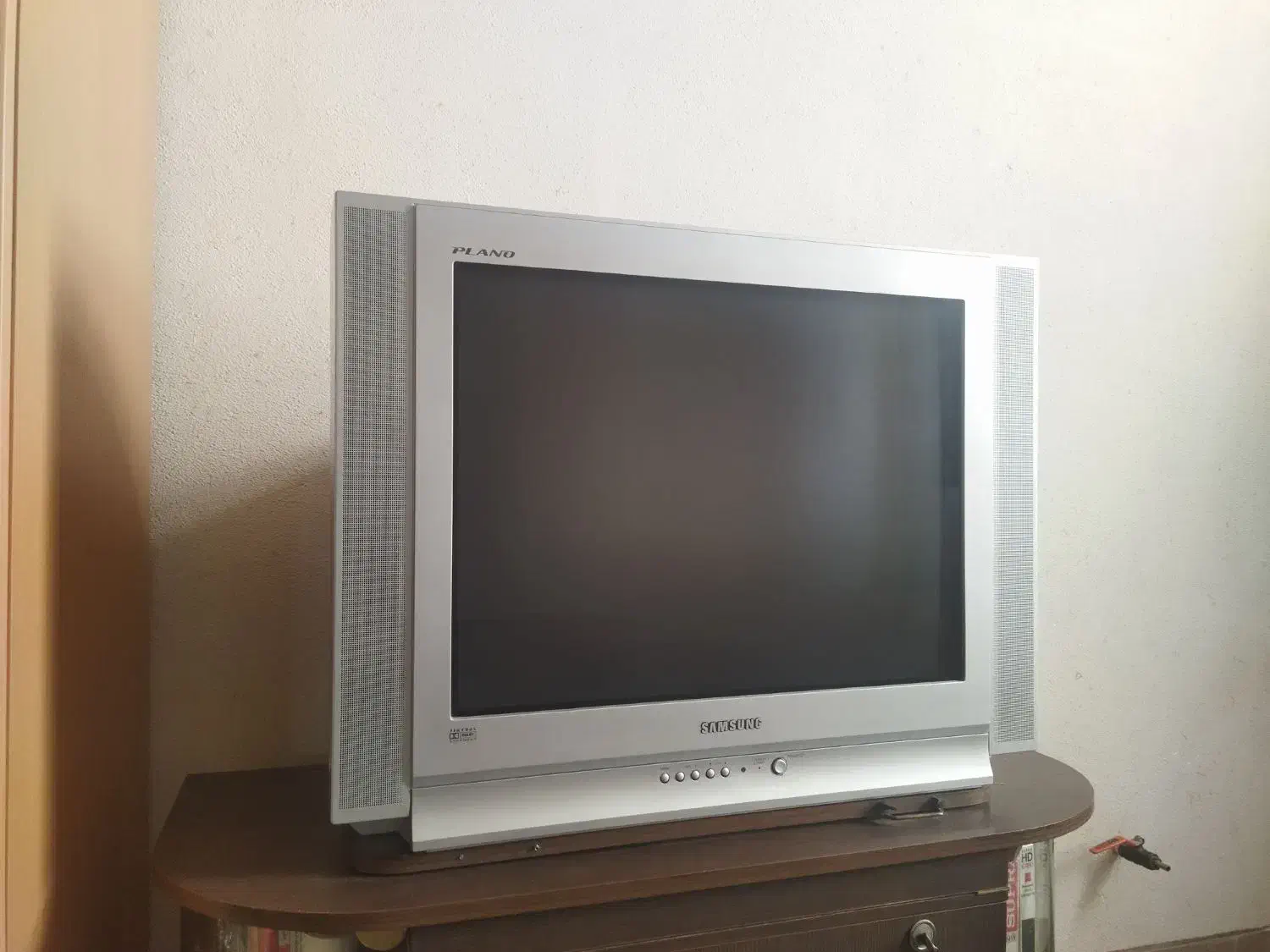 تلویزیون 29 اینچ|تلویزیون و پروژکتور|اصفهان, علی قلی آقا|دیوار