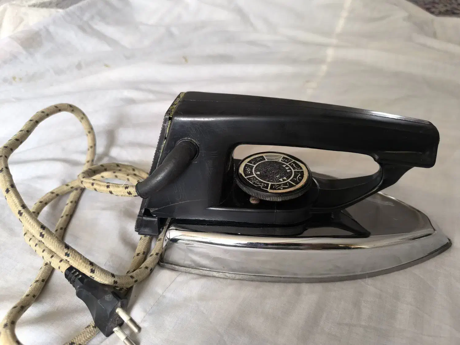 اتو بدنه استیل انگلیسی قدیمی سالم|اتو و لوازم اتو|شیراز, شیخ علی چوپان|دیوار