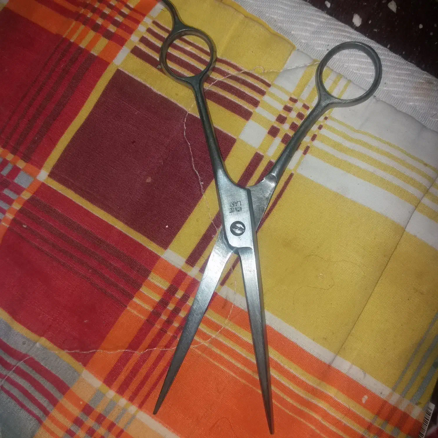 قیچی ارایشگری|آرایشگاه و سالن‌های زیبایی|گلبهار, شهر جدید گلبهار|دیوار