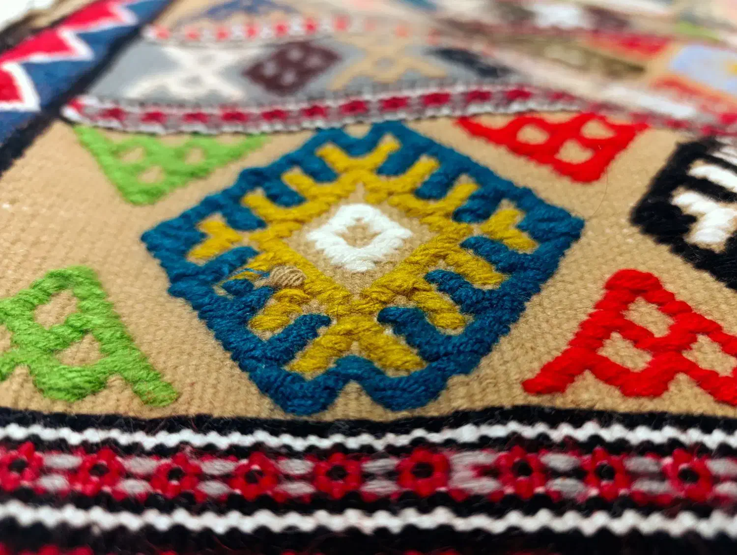 «گلیم دست بافت»|گلیم، جاجیم، گبه|یزد, |دیوار