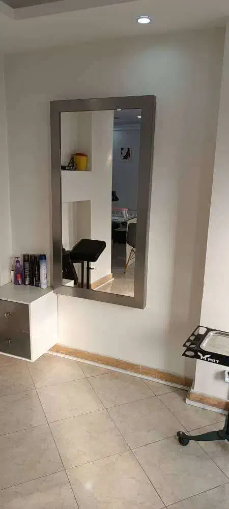 صندلی و میز کانتر آرایشگاهی|آرایشگاه و سالن‌های زیبایی|تهران, سجاد|دیوار