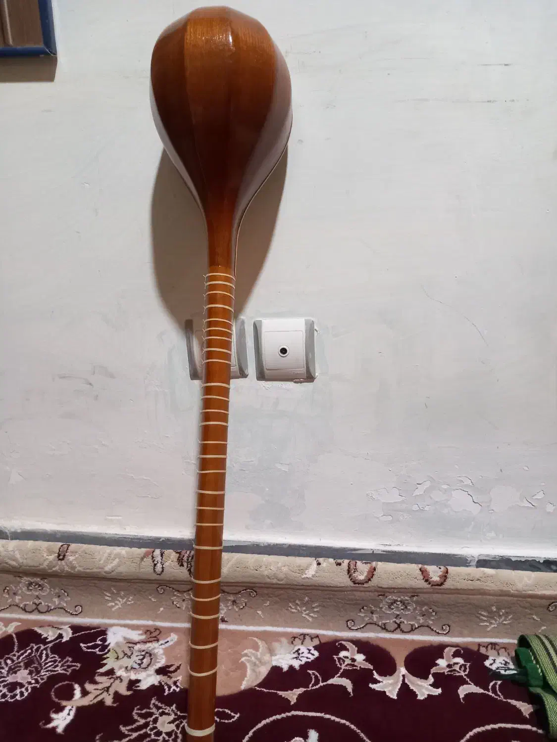 سه تار ابزار موسیقی|سازهای سنتی|دهلران, |دیوار