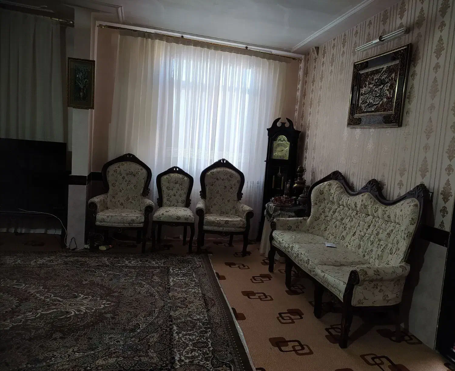 مبل  در حد نو|مبلمان خانگی و میز عسلی|آشخانه, |دیوار