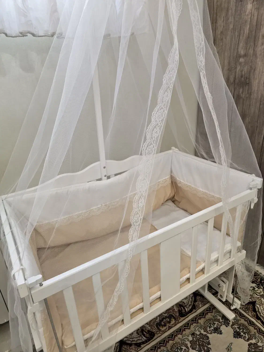 گهواره و تخت کنار مادر|تخت و سرویس خواب|مشهد, زمانه|دیوار