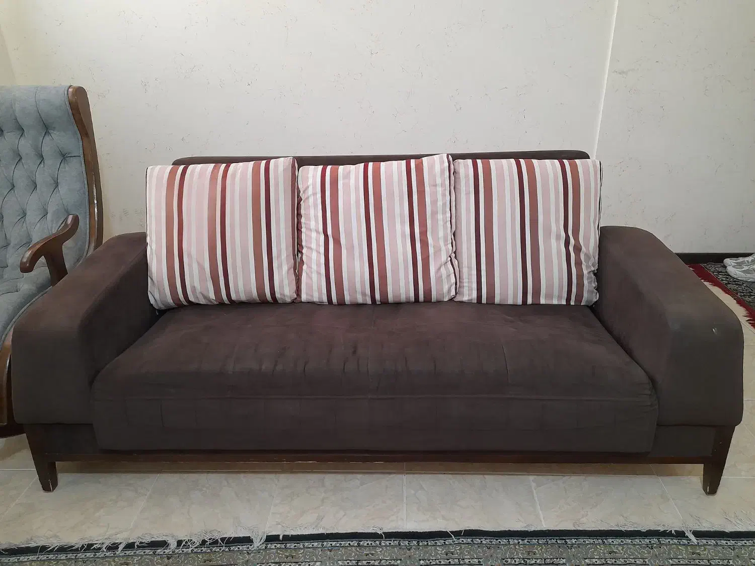 مبل کارکرده قیمت مناسب|مبلمان خانگی و میز عسلی|صدرا-فارس, فاز ۲|دیوار