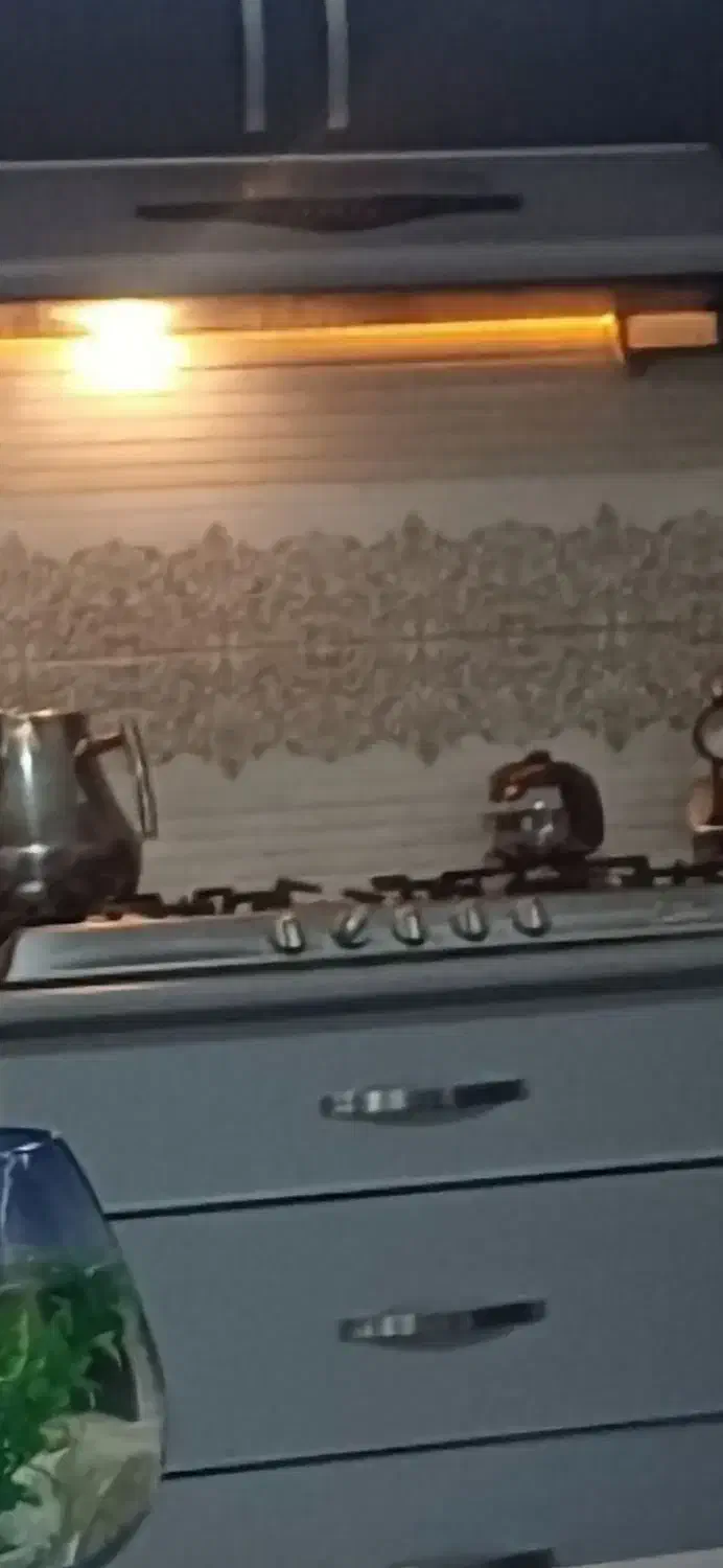 کاشی بین کابینت نو وتمیز متراژ ۴ متر|مصالح و تجهیزات ساختمان|مشهد, سعد آباد|دیوار