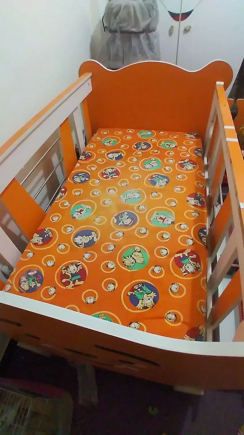 تخت وگهواره کودک|تخت و صندلی بچه|صدرا-فارس, فاز ۱|دیوار