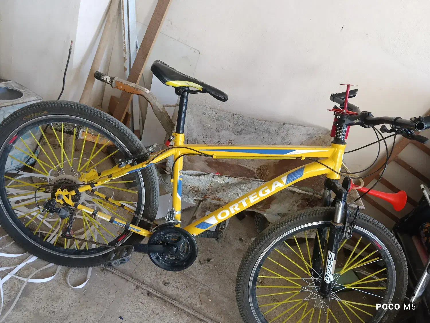 دوچرخه|دوچرخه، اسکیت، اسکوتر|میانه, |دیوار