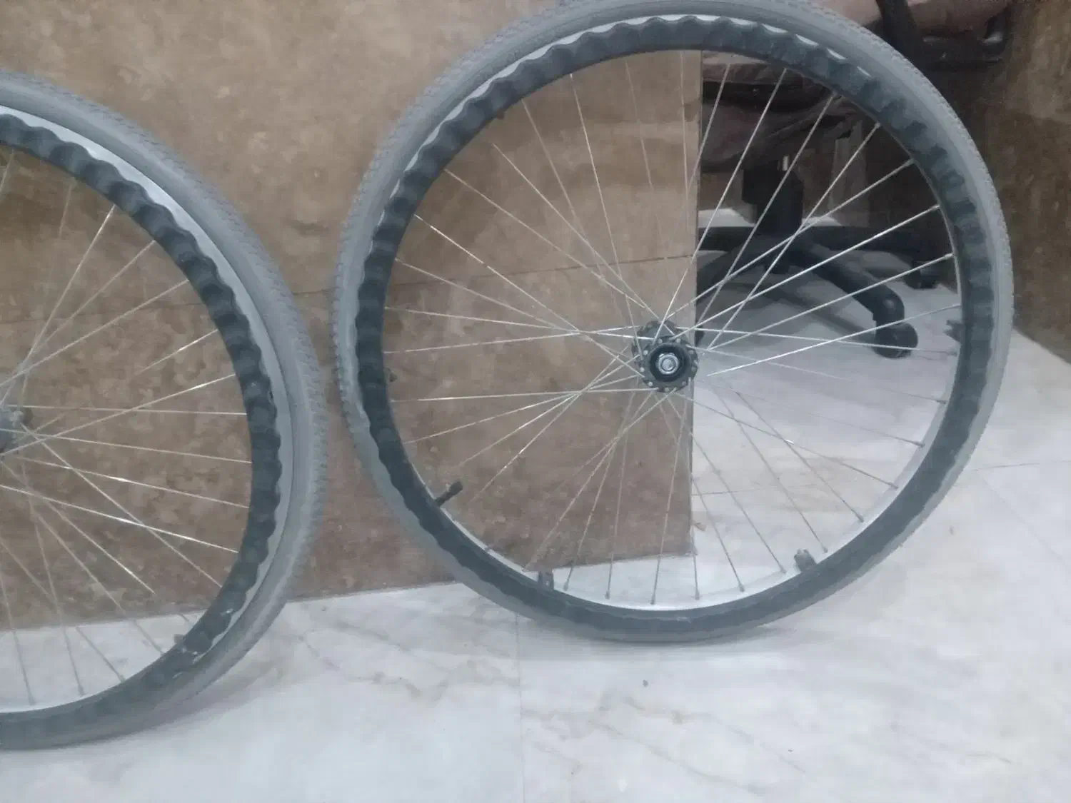 یک جفت چرخ عقب ویلچر|آرایشی، بهداشتی، درمانی|مشهد, بالا خیابان|دیوار