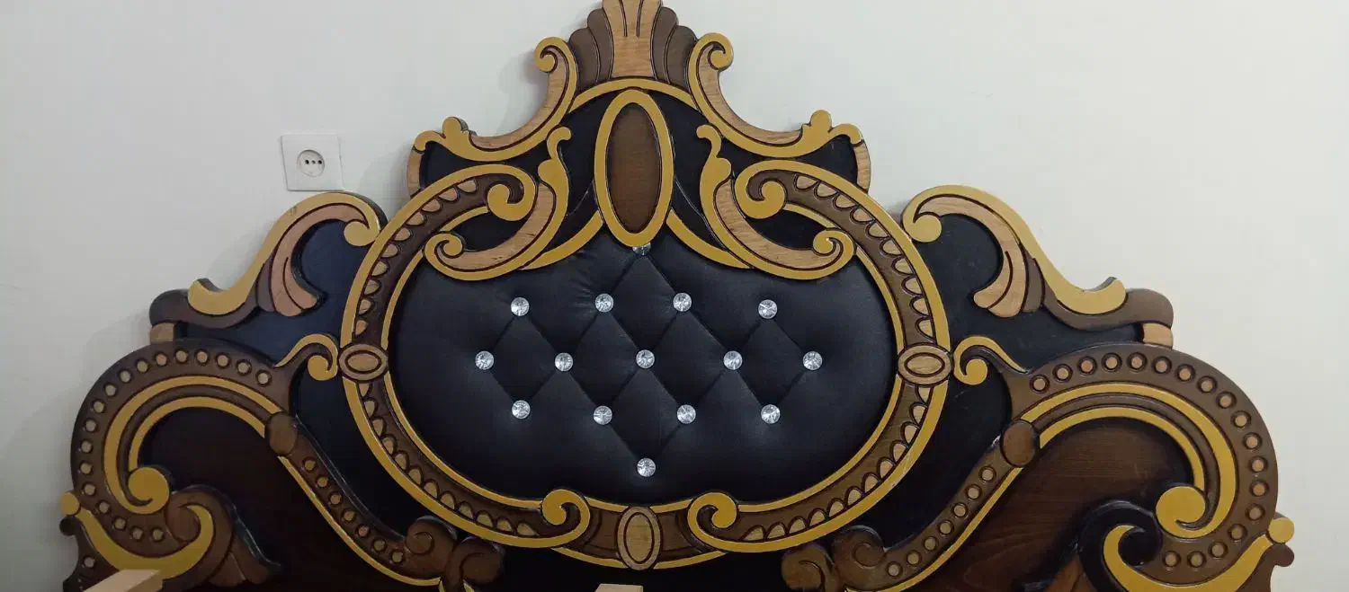 تختخواب دو نفره|تخت و سرویس خواب|قم, دروازه چوبی|دیوار