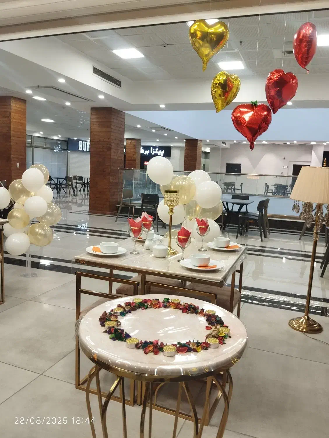 درخواست کمک آشپز وسالن کار|استخدام خدمات فروشگاه و رستوران|سهند, |دیوار