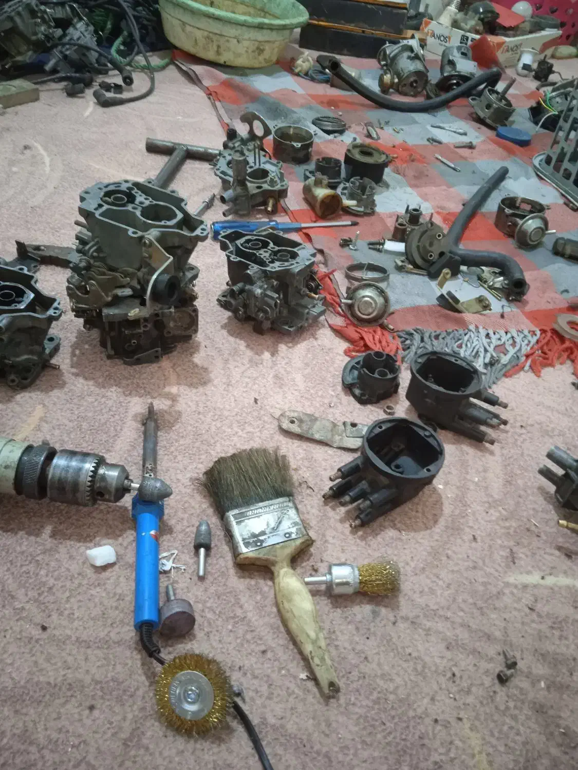 تنظیم موتور و لوازم پژو۲۰۰۰کاربرات دلکو ....|قطعات یدکی و لوازم جانبی|شیراز, دارالرحمه|دیوار