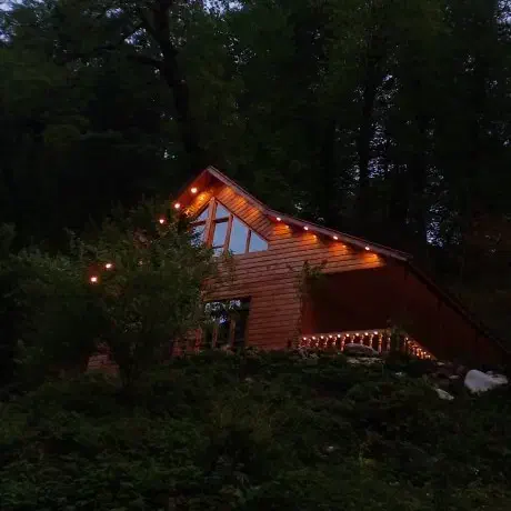 اجاره کلبه چوبی دوخوابه|اجارهٔ کوتاهمدت ویلا و باغ|اسالم, |دیوار