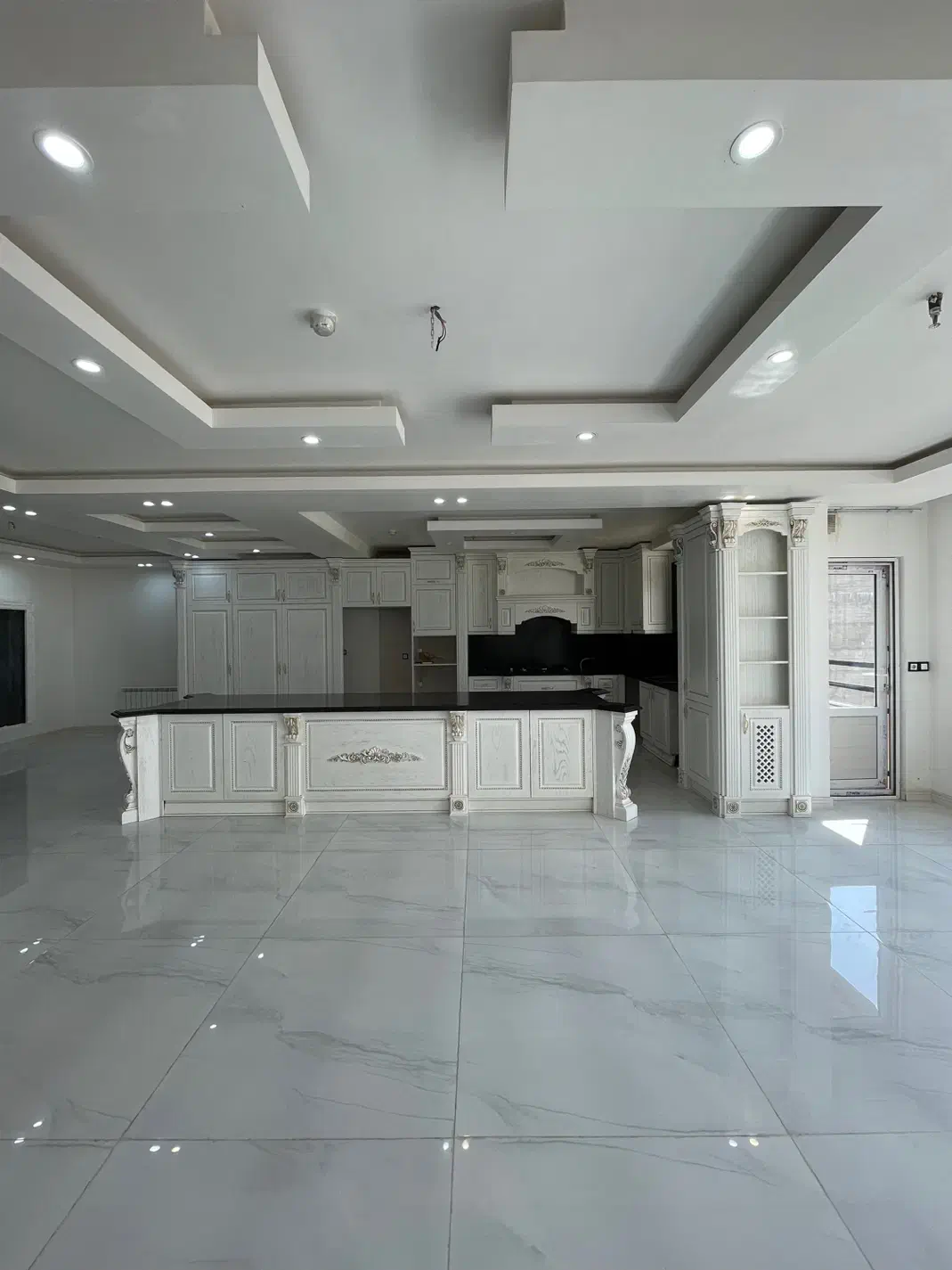 137 متر / تک واحد/خیابان طالقانی|اجارهٔ آپارتمان|ورامین, ورامین|دیوار