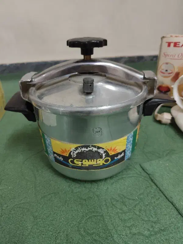 زود پز موسوی مارک قدیمی کاملا نو|ظروف پخت‌وپز|اهواز, زیتون کارگری|دیوار