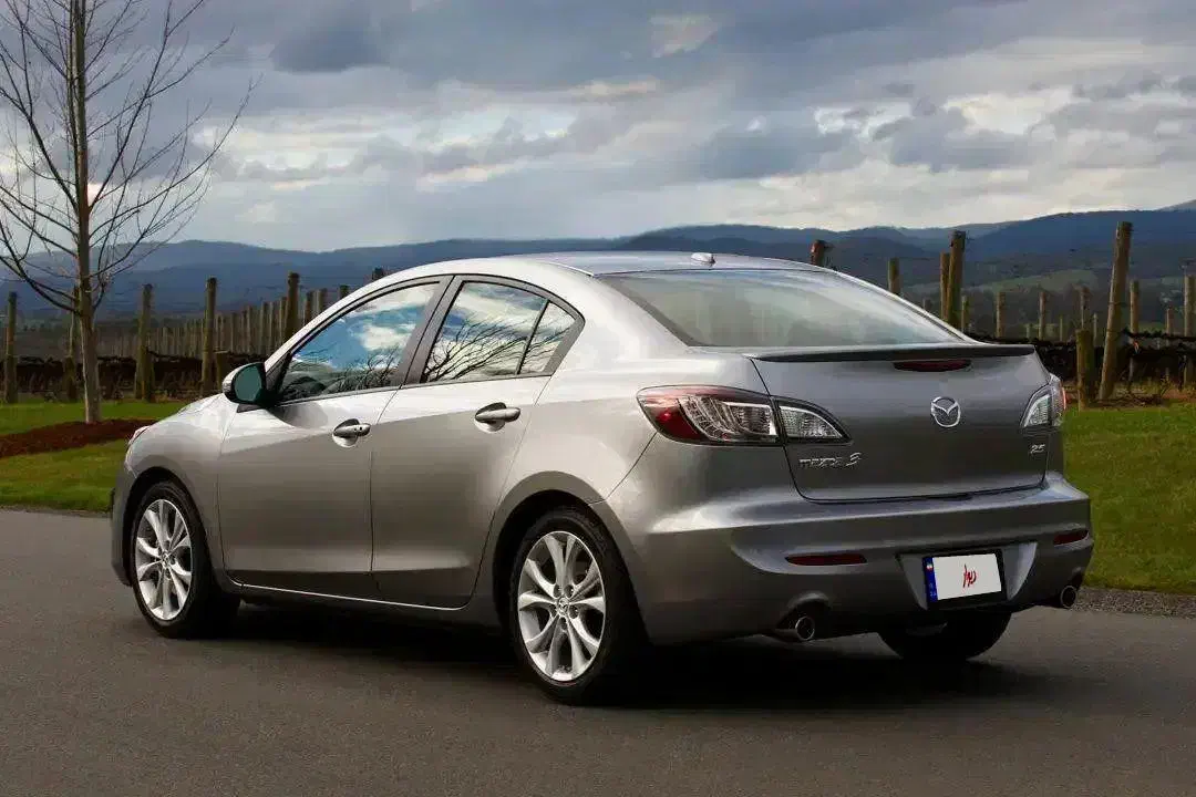 مزدا 3 مونتاژ تیپ 3/ معاوضه و خرید تصادفی|خودرو سواری و وانت|کاشان, باهنر|دیوار