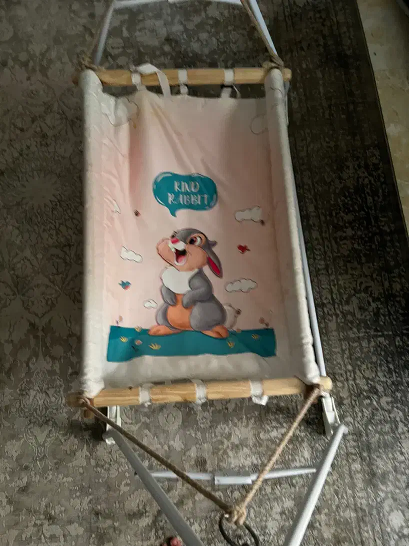 گهواره|اسباب و اثاث بچه|قشم, |دیوار