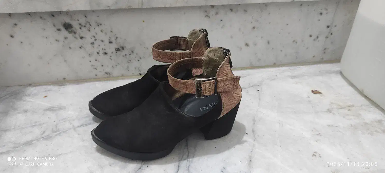 کفش و کتونی اسپرت زنانه|کیف، کفش، کمربند|اسفراین, |دیوار