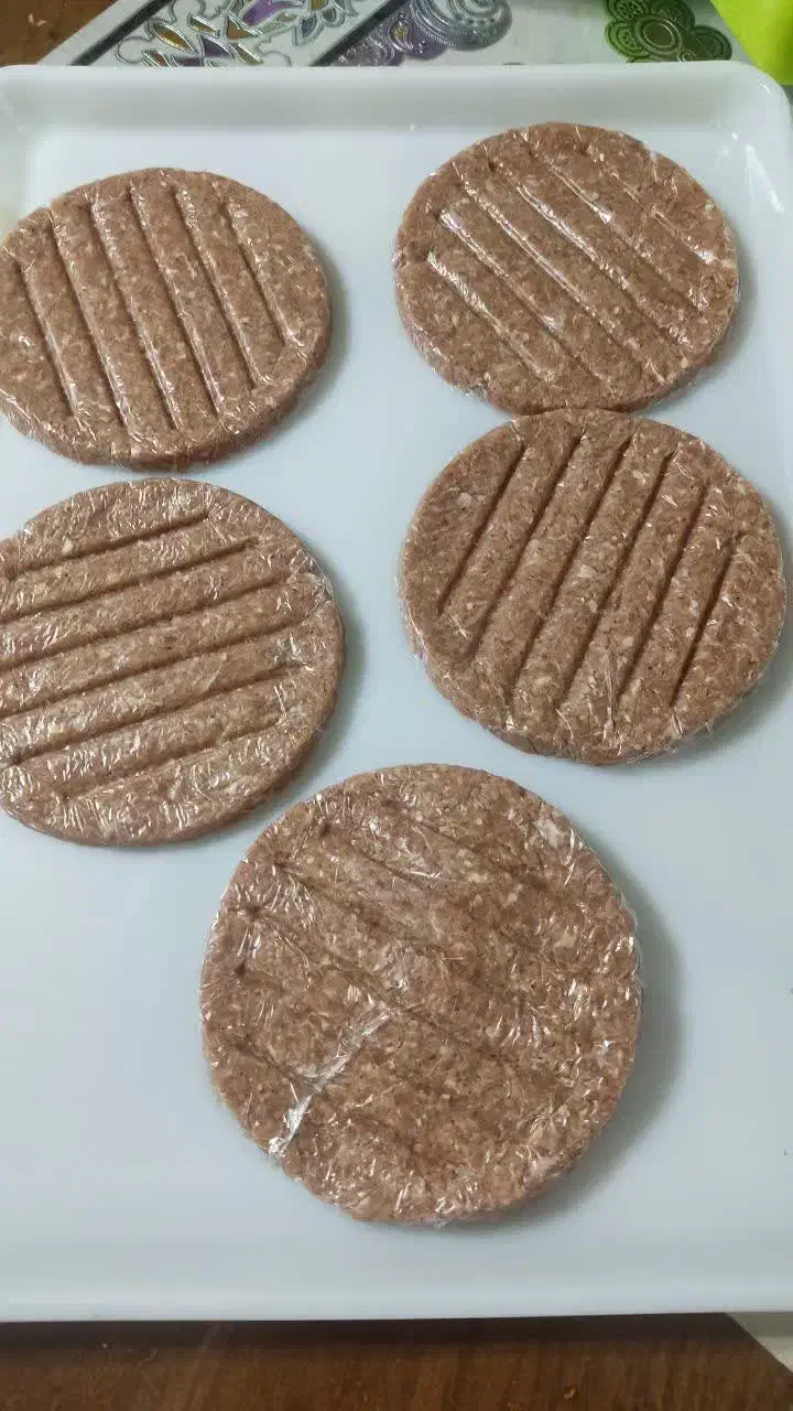 سوسیس همبرگر ناگت|خوردنی و آشامیدنی|گلوگاه بابل (گلیا), |دیوار