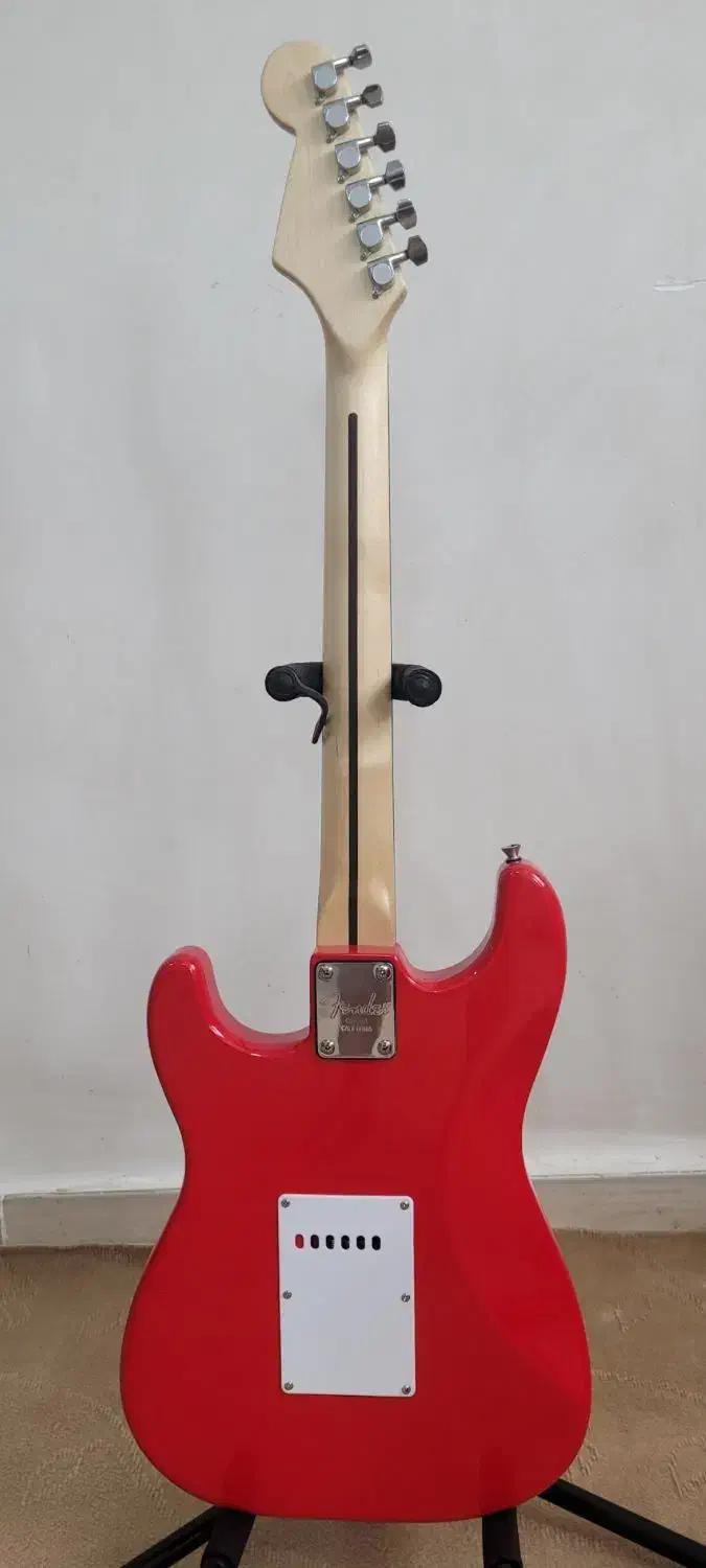 گیتار الکتریک فندر استراتوکستر|گیتار، بیس، امپلیفایر|تبریز, |دیوار