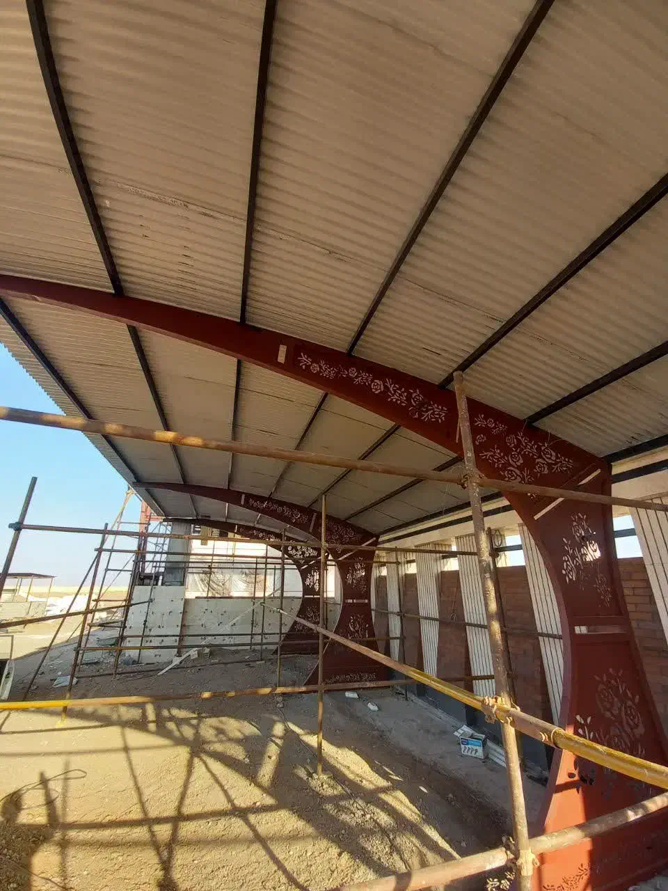 کارگاه درب و پنجره سازی دهقان (آذین نما)|خدمات پیشه و مهارت|یزد, |دیوار