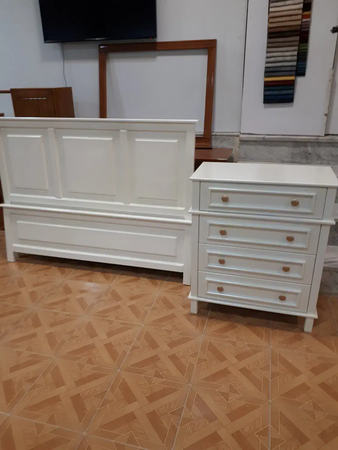 نیازمند رنگکار و پلی استرکار و کارگر ساده|استخدام صنعتی، فنی، مهندسی|قوچان, |دیوار