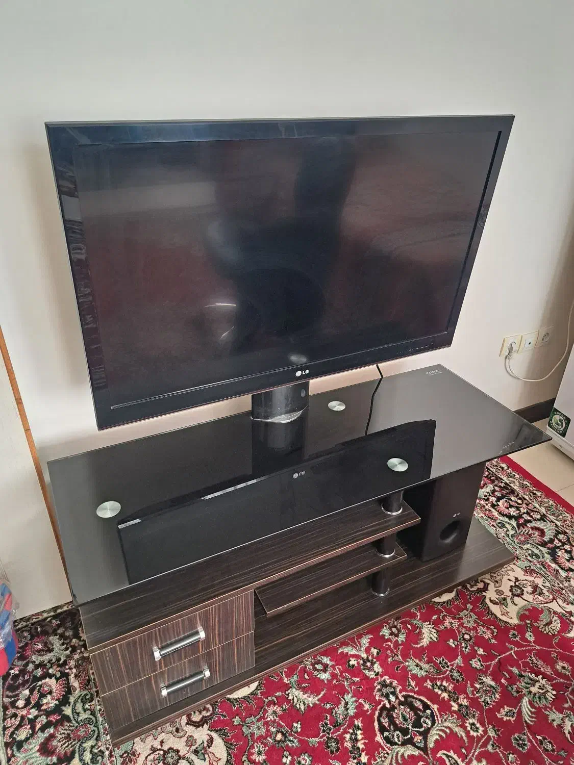 LG 42 اصل کره ای|تلویزیون و پروژکتور|فولادشهر, C8|دیوار
