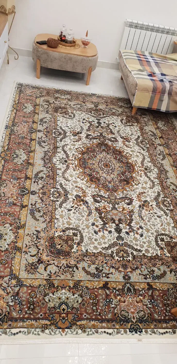 یک تخته فرش ۶ متری مهستان|فرش|رشت, معلم|دیوار