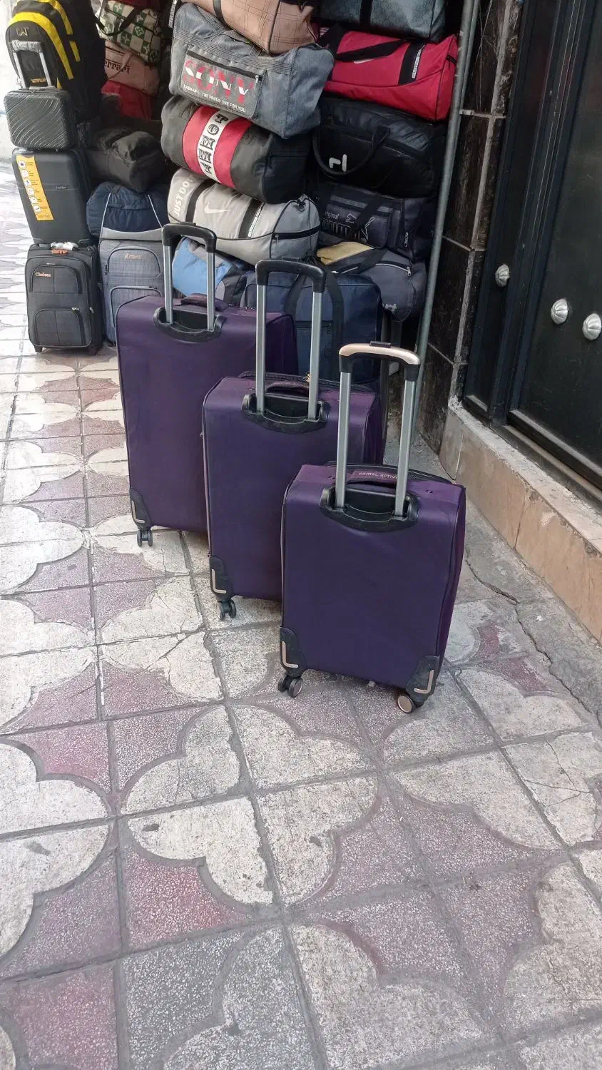 چمدان مسافرتی در سه سایز چهار چرخ|کیف، کفش، کمربند|شیراز, سیاه سنگ|دیوار