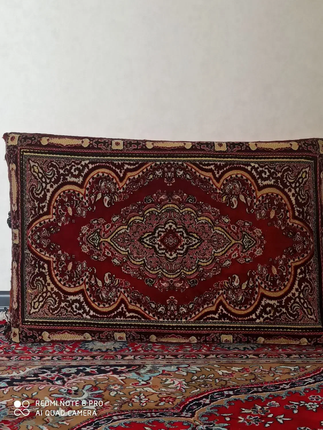 پشتی|پشتی|شیراز, حافظیه|دیوار