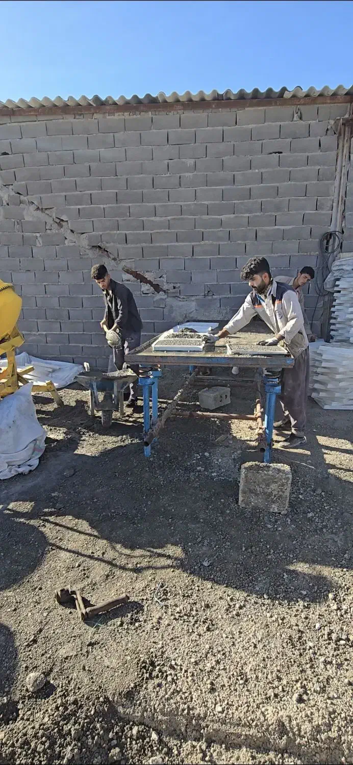 کار گر تولیدی کف پوش|استخدام معماری، عمران و ساختمانی|لامرد, |دیوار