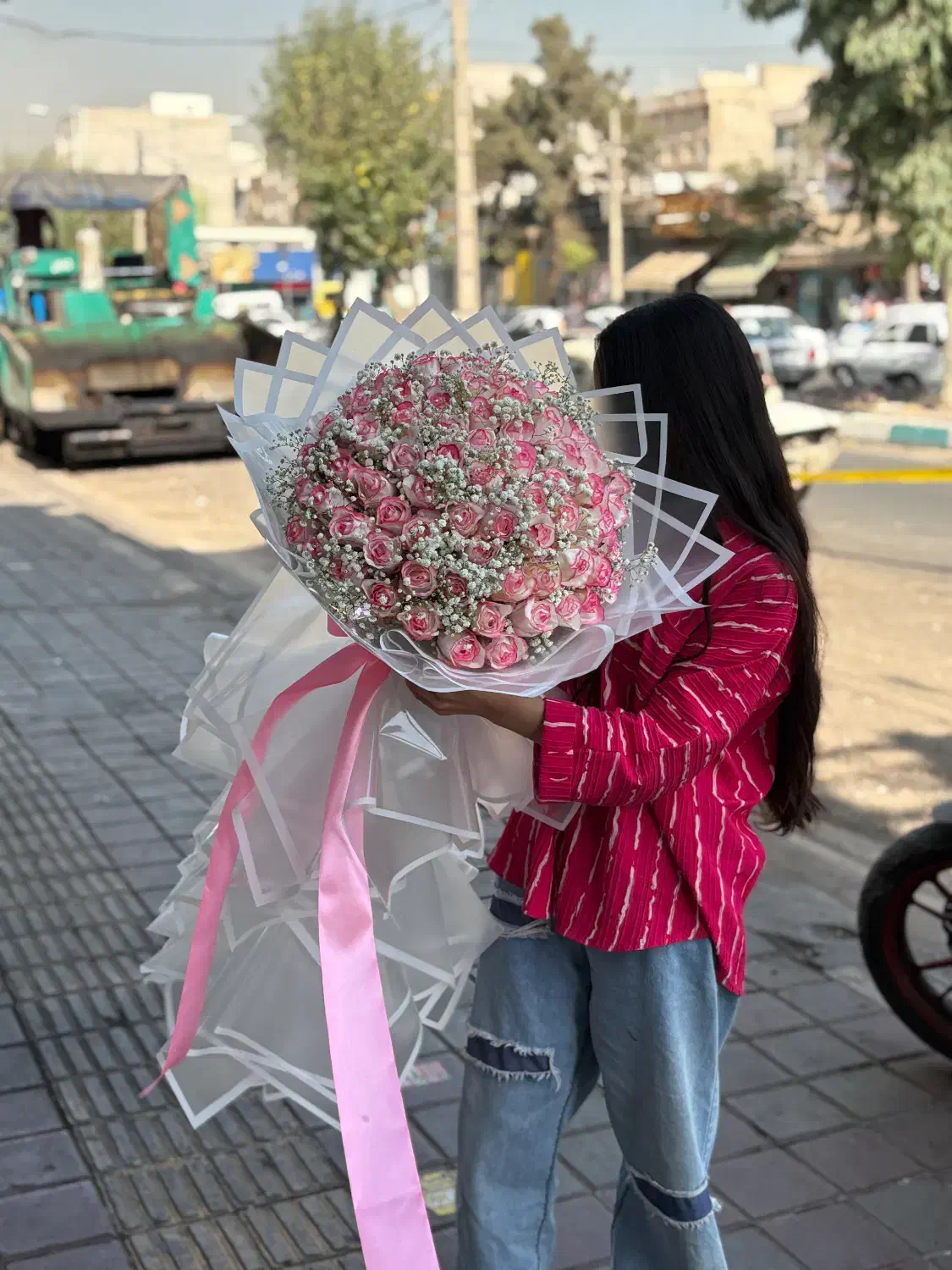 دسته گل و باکس هدیه‌روز‌مادر|گل مصنوعی|تهران, مشیریه|دیوار