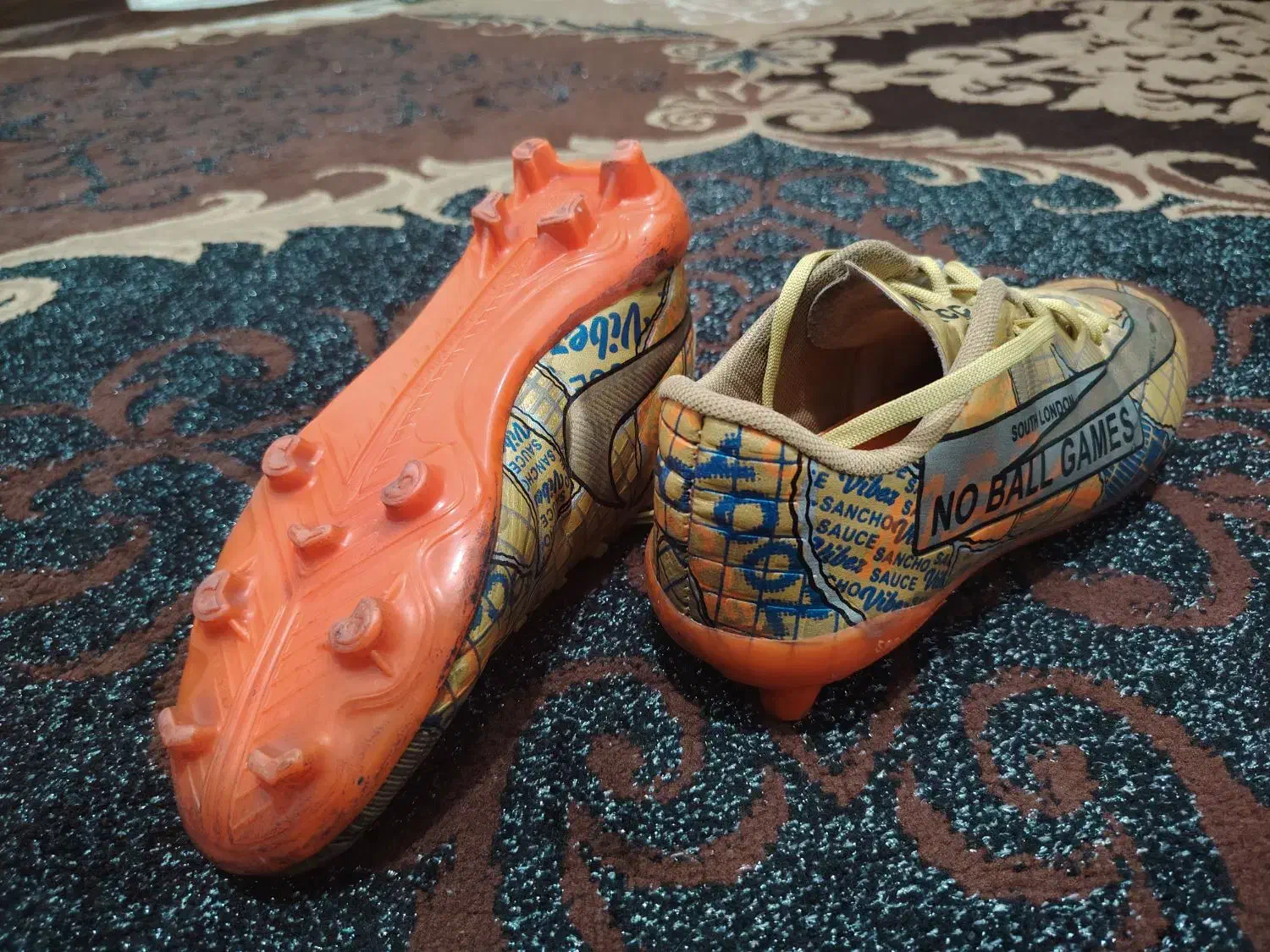 کفش چمن|کیف، کفش، کمربند|کرمان, |دیوار