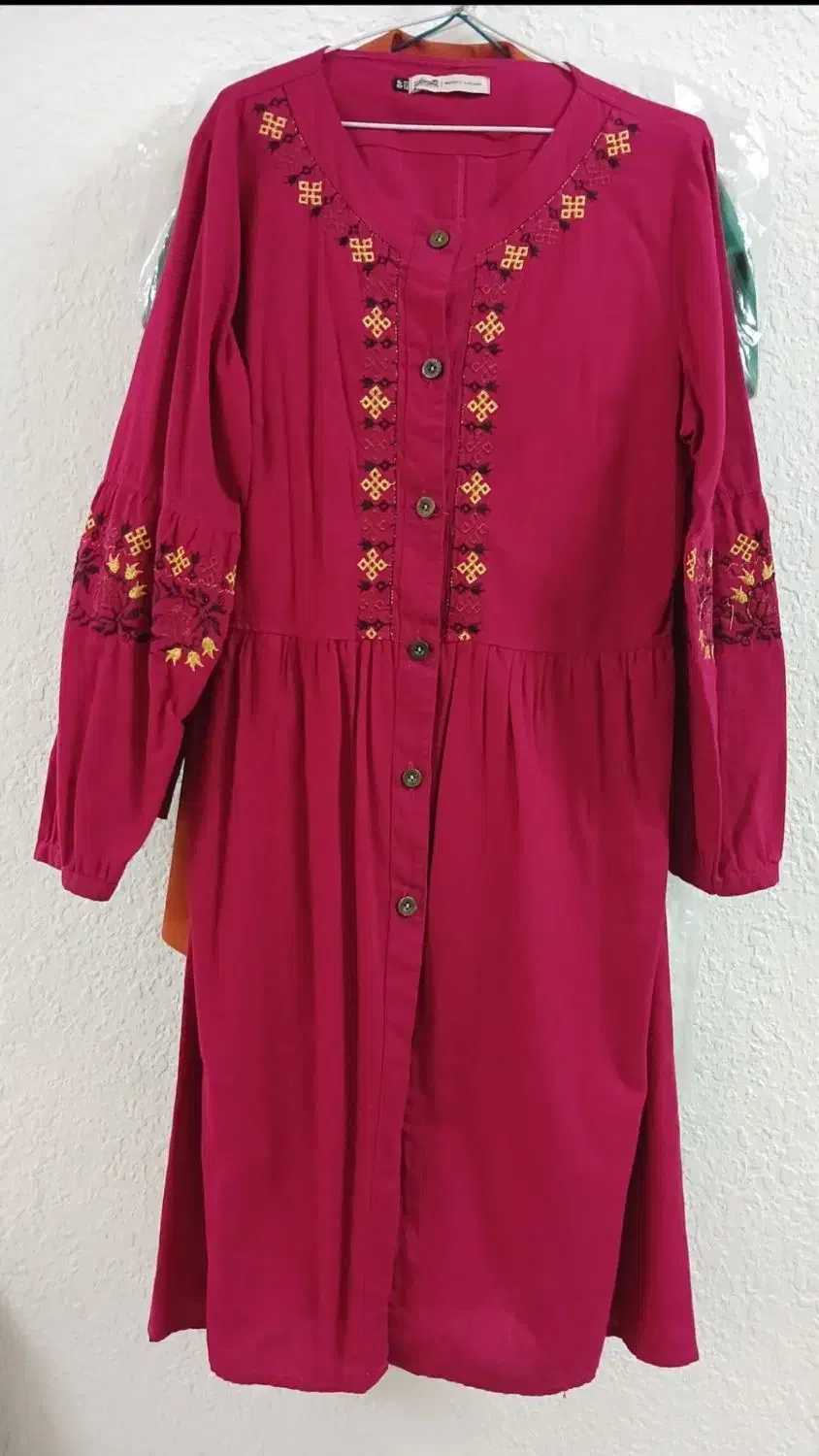 مانتو نخی سنتی|لباس|رشت, انصاری|دیوار