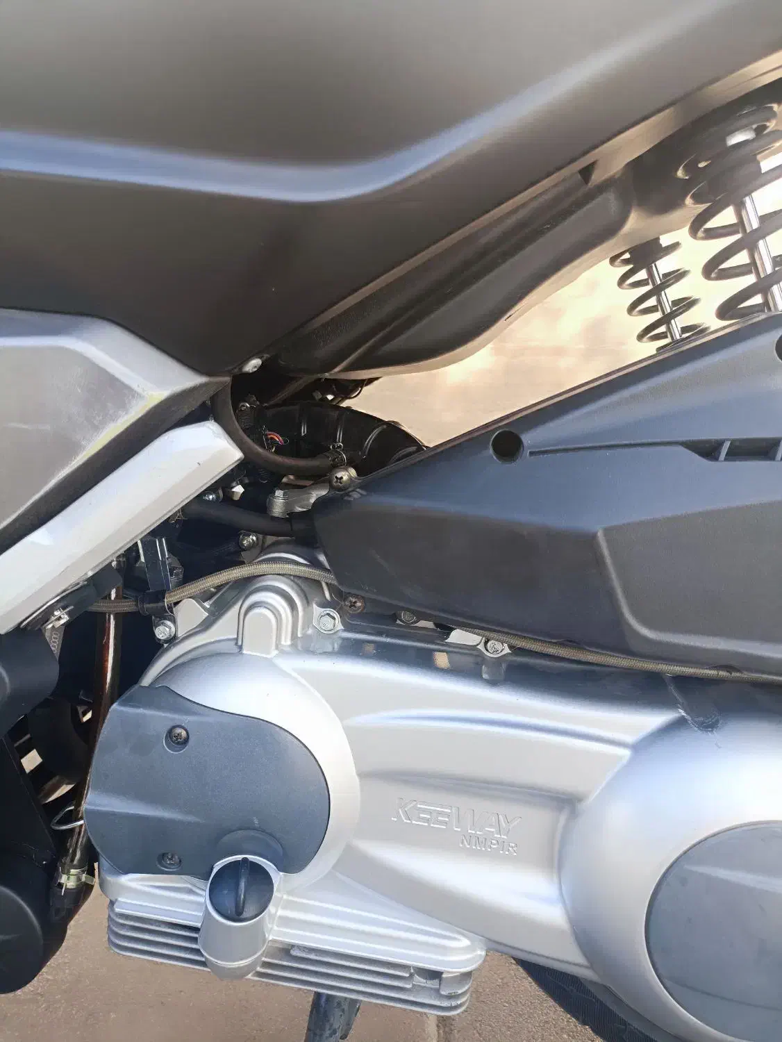 موتورسیکلت کی وی ویسته ۲۵۰ عین صفر|موتورسیکلت|تهران, اقدسیه|دیوار