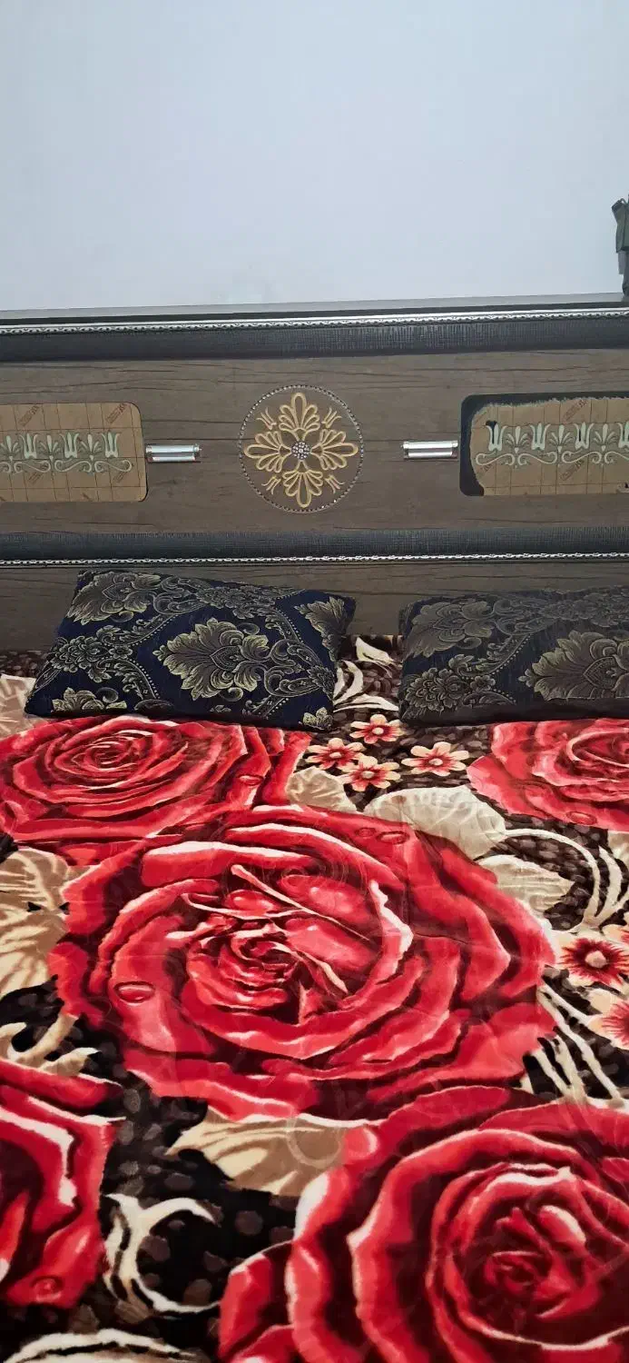 تخت خواب|تخت و سرویس خواب|ابریشم, |دیوار