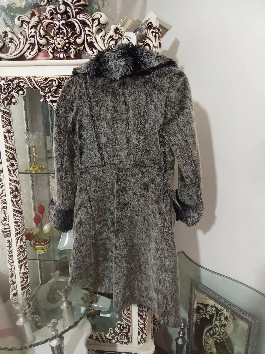 یک پلتو نو کاپشن و پافر|لباس|خوی, |دیوار