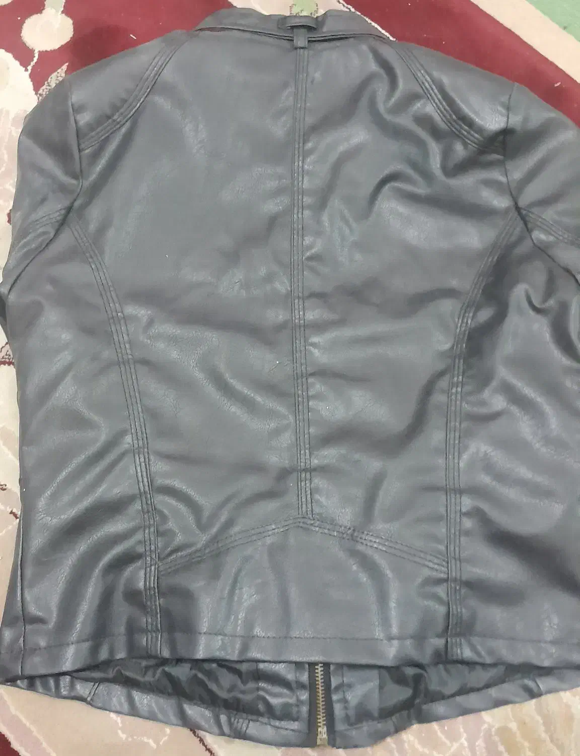 کت چرم|لباس|ایلام, |دیوار