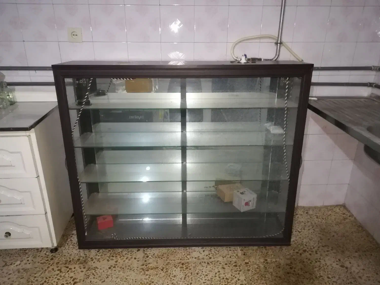 3عدد ویترین به فروش می رسد.|بوفه، ویترین، کنسول|بوکان, |دیوار