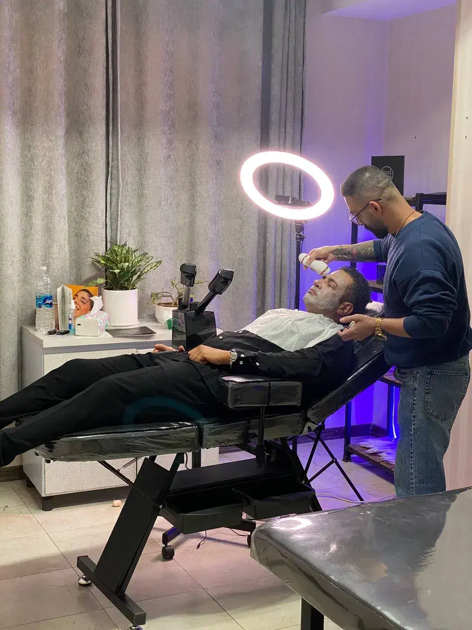 استخدام آرایشگر آقا،  آموزش آرایشگری،شاگرد.|استخدام درمانی، زیبایی، بهداشتی|کرج, جهان‌شهر|دیوار